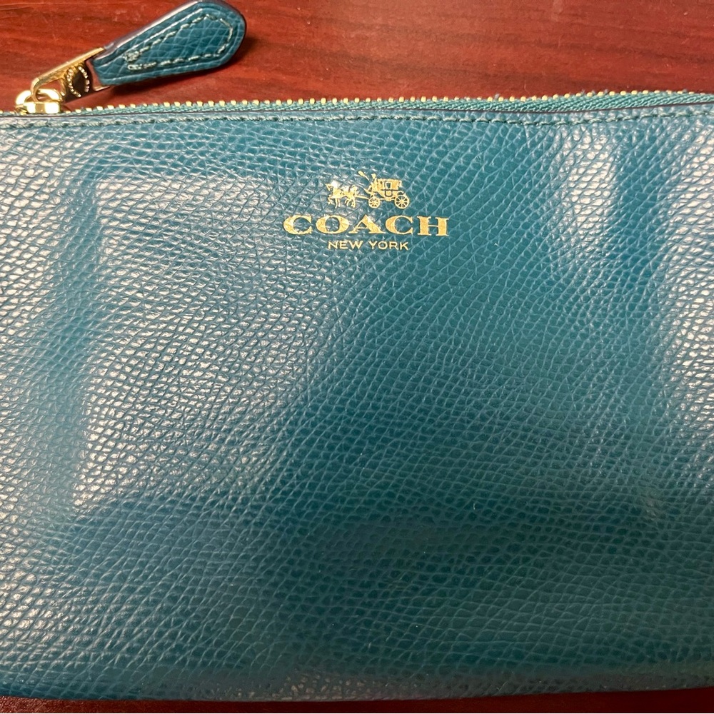 ⭐️⚡️Coach Blue Leather Wristlet - Picture 2 of 12